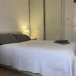 Bedroom With An Office Desk In A Shared 2 Bedroom Flat Near Canary Wharf